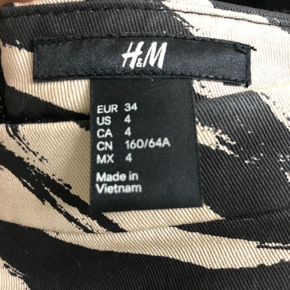 H&M Zebra Print mini skirt - Picture 6 of 7